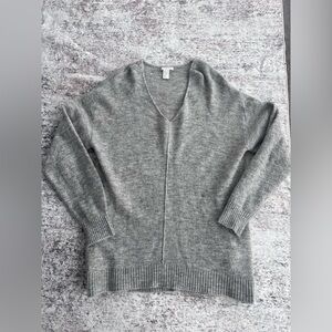 H&M Women's Gray V-Neck Sweater